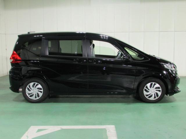 フリード Ｇ　禁煙車　Ｃパッケージ　ナビ　ＥＴＣ　ドラレコ　ワンオーナー　ベンチシート　記録簿　３列シート　ＬＥＤヘッドライト　パワーウインドウ　地デジ　Ｒカメラ　イモビ　ＶＳＡ　ドライブレコーダー　エアコン（10枚目）