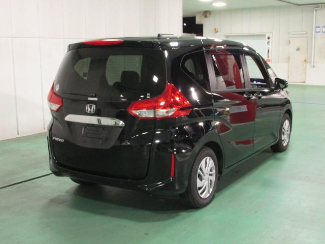 フリード Ｇ　禁煙車　Ｃパッケージ　ナビ　ＥＴＣ　ドラレコ　ワンオーナー　ベンチシート　記録簿　３列シート　ＬＥＤヘッドライト　パワーウインドウ　地デジ　Ｒカメラ　イモビ　ＶＳＡ　ドライブレコーダー　エアコン（11枚目）