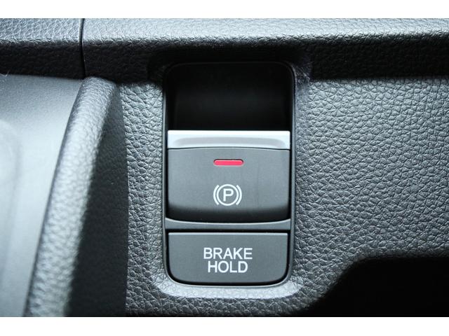 Ｎ－ＯＮＥ プレミアム　ツアラー　元レンタ　ＨｏｎｄａＳＥＮＳＩＮＧ　純正ナビ　プラズマクラスター搭載エアコン　サイドカーテンエアバッグ　電子パーキングブレーキ　ＬＥＤフォグ　パドルシフト　シートヒーター　ブレーキホールド（18枚目）