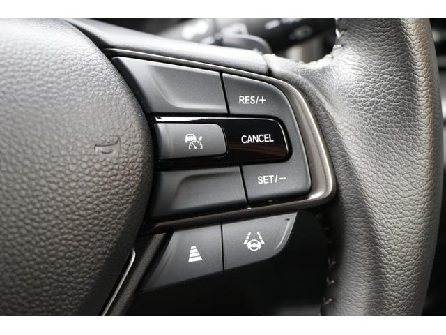 ＷＲ－Ｖ Ｚ　８インチ純正ナビゲーション　ドライブレコーダー　ＥＴＣ車載器　ＨｏｎｄａＳＥＮＳＩＮＧ　フルＬＥＤヘッドライト　本革巻ステアリングホイール　１７インチアルミホイール　スマートキー２個　元レンタカー（18枚目）