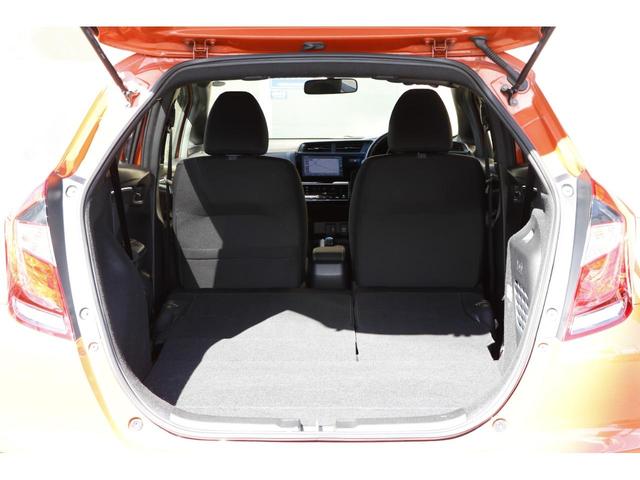 フィットハイブリッド S ホンダセンシング ワンオーナー 純正ナビ LEDヘッドライト LEDフォグライト パドルシフト ETC 16インチアルミホイール サイドエアバック カーテンエアバック(28枚目)