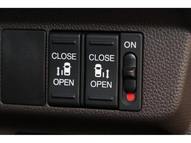 フリード Ｇ・ホンダセンシング　ワンオーナー　純正ナビ　純正前後ドラレコ　運転席助手席シートヒーター　ＬＥＤヘッドライト　両側電動スライドドア　６人乗り（19枚目）