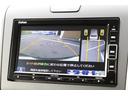 リアワイドカメラシステムを装備！画面に表示されるビュー切り替えボタンを操作するとで、ノーマルビュー・ワイドビュー・トップダウンビューの切り替えが可能。