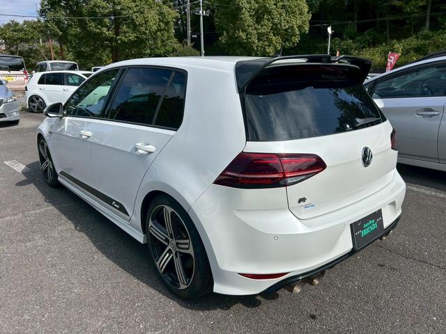 ゴルフR ベースグレード タイヤ新品/Racing Lineマフラー・ダウンサス・パドルシフト/後期テール/カーボンフロントリップ/カーボントランクスポイラー/バックカメラ/前後ドラレコ/デジタルインナーミラー/ETC(16枚目)