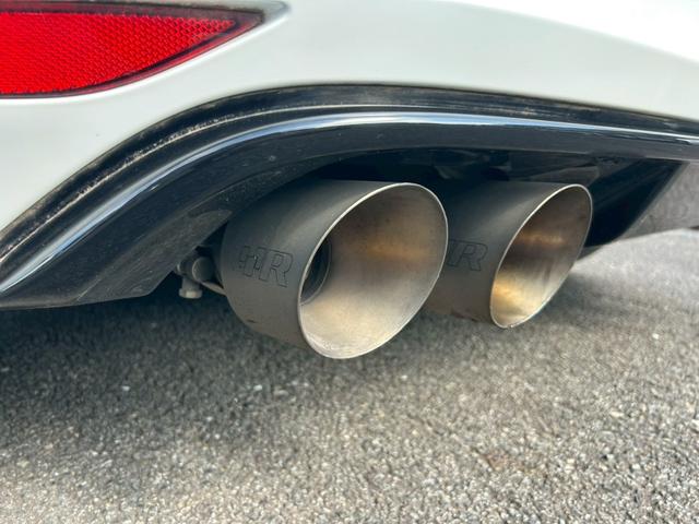 ゴルフR ベースグレード タイヤ新品/Racing Lineマフラー・ダウンサス・パドルシフト/後期テール/カーボンフロントリップ/カーボントランクスポイラー/バックカメラ/前後ドラレコ/デジタルインナーミラー/ETC(18枚目)