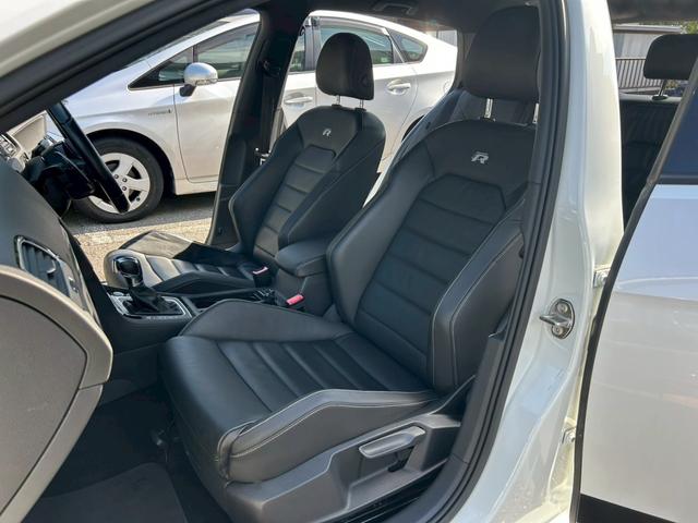 ゴルフR ベースグレード タイヤ新品/Racing Lineマフラー・ダウンサス・パドルシフト/後期テール/カーボンフロントリップ/カーボントランクスポイラー/バックカメラ/前後ドラレコ/デジタルインナーミラー/ETC(32枚目)