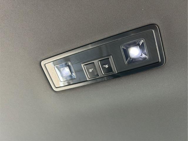 ゴルフR ベースグレード タイヤ新品/Racing Lineマフラー・ダウンサス・パドルシフト/後期テール/カーボンフロントリップ/カーボントランクスポイラー/バックカメラ/前後ドラレコ/デジタルインナーミラー/ETC(69枚目)