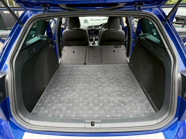 ゴルフＲヴァリアント ベースグレード　後期型／ＮＥＵＳＰＥＥＤダウンサス／Ａｐｐｌｅ　ＣａｒＰｌａｙ／ＴＥＣＭＡＧホイール／スロコン／ＦＯＣＡＬスピーカーキッド／レゾネーターデリートパイプ／前後ドラレコ／Ｂｌｕｅｔｏｏｔｈ／ＥＴＣ（32枚目）