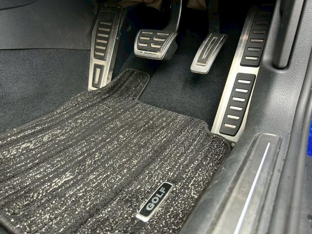 ゴルフＲヴァリアント ベースグレード　後期型／ＮＥＵＳＰＥＥＤダウンサス／Ａｐｐｌｅ　ＣａｒＰｌａｙ／ＴＥＣＭＡＧホイール／スロコン／ＦＯＣＡＬスピーカーキッド／レゾネーターデリートパイプ／前後ドラレコ／Ｂｌｕｅｔｏｏｔｈ／ＥＴＣ（47枚目）