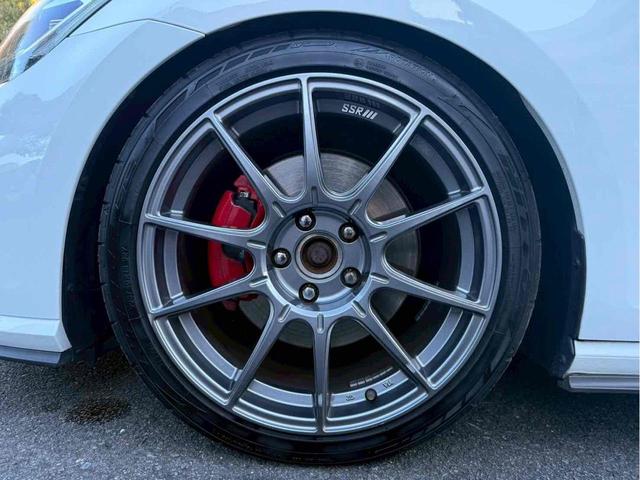 ゴルフＧＴＩ ベースグレード　レムスマフラー／ＳＳＲホイール／Ｈ＆Ｒダウンサス／ＡＰＲエアインテーク／ＥＣＳエアインテークホース／トランクスポイラー／前後ブラックエンブレム／Ａｐｐｌｅ　Ｃａｒ　Ｐｌａｙ／バックカメラ／ドラレコ（18枚目）