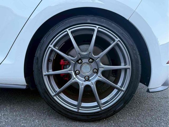 ゴルフＧＴＩ ベースグレード　レムスマフラー／ＳＳＲホイール／Ｈ＆Ｒダウンサス／ＡＰＲエアインテーク／ＥＣＳエアインテークホース／トランクスポイラー／前後ブラックエンブレム／Ａｐｐｌｅ　Ｃａｒ　Ｐｌａｙ／バックカメラ／ドラレコ（19枚目）