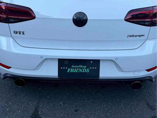 ゴルフＧＴＩ ベースグレード　レムスマフラー／ＳＳＲホイール／Ｈ＆Ｒダウンサス／ＡＰＲエアインテーク／ＥＣＳエアインテークホース／トランクスポイラー／前後ブラックエンブレム／Ａｐｐｌｅ　Ｃａｒ　Ｐｌａｙ／バックカメラ／ドラレコ（23枚目）