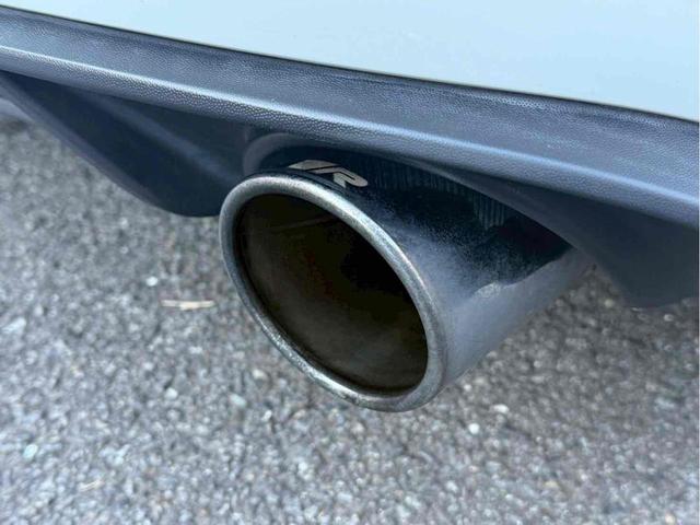 ゴルフＧＴＩ ベースグレード　レムスマフラー／ＳＳＲホイール／Ｈ＆Ｒダウンサス／ＡＰＲエアインテーク／ＥＣＳエアインテークホース／トランクスポイラー／前後ブラックエンブレム／Ａｐｐｌｅ　Ｃａｒ　Ｐｌａｙ／バックカメラ／ドラレコ（24枚目）