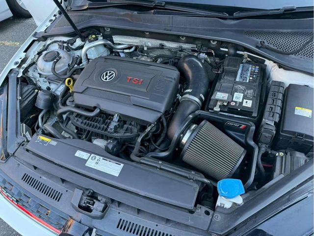 ゴルフＧＴＩ ベースグレード　レムスマフラー／ＳＳＲホイール／Ｈ＆Ｒダウンサス／ＡＰＲエアインテーク／ＥＣＳエアインテークホース／トランクスポイラー／前後ブラックエンブレム／Ａｐｐｌｅ　Ｃａｒ　Ｐｌａｙ／バックカメラ／ドラレコ（25枚目）