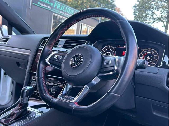 ゴルフＧＴＩ ベースグレード　レムスマフラー／ＳＳＲホイール／Ｈ＆Ｒダウンサス／ＡＰＲエアインテーク／ＥＣＳエアインテークホース／トランクスポイラー／前後ブラックエンブレム／Ａｐｐｌｅ　Ｃａｒ　Ｐｌａｙ／バックカメラ／ドラレコ（28枚目）