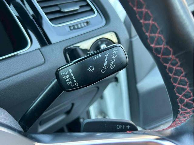 ゴルフＧＴＩ ベースグレード　レムスマフラー／ＳＳＲホイール／Ｈ＆Ｒダウンサス／ＡＰＲエアインテーク／ＥＣＳエアインテークホース／トランクスポイラー／前後ブラックエンブレム／Ａｐｐｌｅ　Ｃａｒ　Ｐｌａｙ／バックカメラ／ドラレコ（56枚目）