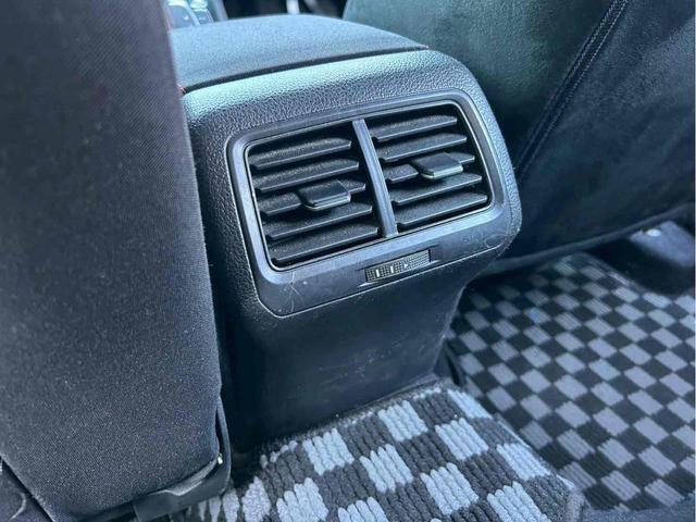 ゴルフＧＴＩ ベースグレード　レムスマフラー／ＳＳＲホイール／Ｈ＆Ｒダウンサス／ＡＰＲエアインテーク／ＥＣＳエアインテークホース／トランクスポイラー／前後ブラックエンブレム／Ａｐｐｌｅ　Ｃａｒ　Ｐｌａｙ／バックカメラ／ドラレコ（71枚目）