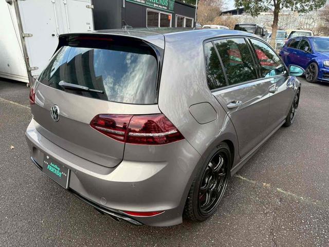 ゴルフＲ ベースグレード　ＡＤＶＡＮ　Ｒａｃｉｎｇホイール／ＳＡＣＨＳ　ＲＳ－１車高調／記録簿／バックカメラ／ドライブレコーダー／Ｂｌｕｅｔｏｏｔｈ／ＴＶ／ＥＴＣ／クルーズコントロール（12枚目）