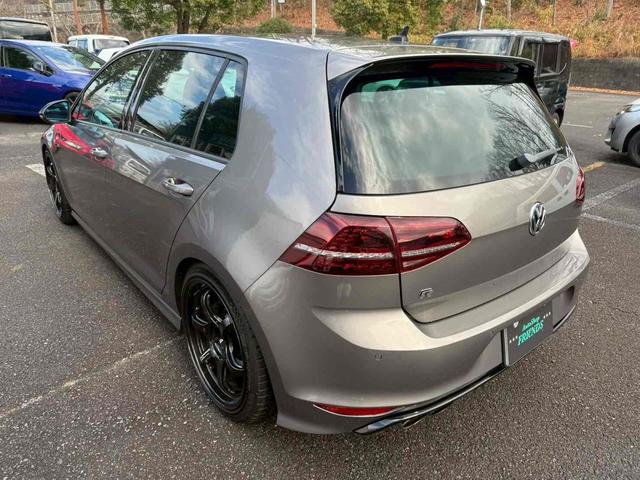 ゴルフＲ ベースグレード　ＡＤＶＡＮ　Ｒａｃｉｎｇホイール／ＳＡＣＨＳ　ＲＳ－１車高調／記録簿／バックカメラ／ドライブレコーダー／Ｂｌｕｅｔｏｏｔｈ／ＴＶ／ＥＴＣ／クルーズコントロール（15枚目）