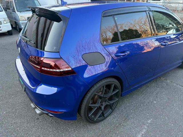 ゴルフＲ ベースグレード　レーシングラインマフラー／ｒａｆｆａホイール／社外エアクリ／新品フロントリップ／トランクスポイラー／社外パドルシフト／ＥＴＣ／Ｂｌｕｅｔｏｏｔｈ／ＴＶ／クルーズコントロール（12枚目）