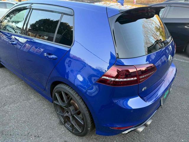 ゴルフＲ ベースグレード　レーシングラインマフラー／ｒａｆｆａホイール／社外エアクリ／新品フロントリップ／トランクスポイラー／社外パドルシフト／ＥＴＣ／Ｂｌｕｅｔｏｏｔｈ／ＴＶ／クルーズコントロール（14枚目）