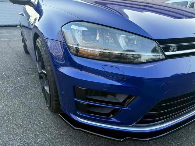 ゴルフＲ ベースグレード　レーシングラインマフラー／ｒａｆｆａホイール／社外エアクリ／新品フロントリップ／トランクスポイラー／社外パドルシフト／ＥＴＣ／Ｂｌｕｅｔｏｏｔｈ／ＴＶ／クルーズコントロール（23枚目）