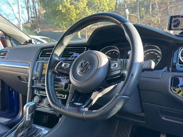 ゴルフＲ ベースグレード　レーシングラインマフラー／ｒａｆｆａホイール／社外エアクリ／新品フロントリップ／トランクスポイラー／社外パドルシフト／ＥＴＣ／Ｂｌｕｅｔｏｏｔｈ／ＴＶ／クルーズコントロール（27枚目）