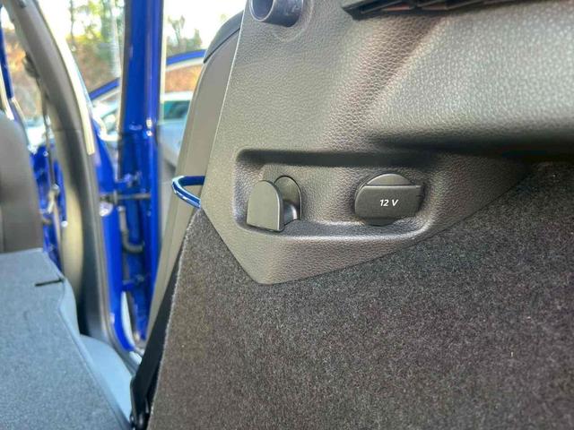 ゴルフＲ ベースグレード　レーシングラインマフラー／ｒａｆｆａホイール／社外エアクリ／新品フロントリップ／トランクスポイラー／社外パドルシフト／ＥＴＣ／Ｂｌｕｅｔｏｏｔｈ／ＴＶ／クルーズコントロール（38枚目）