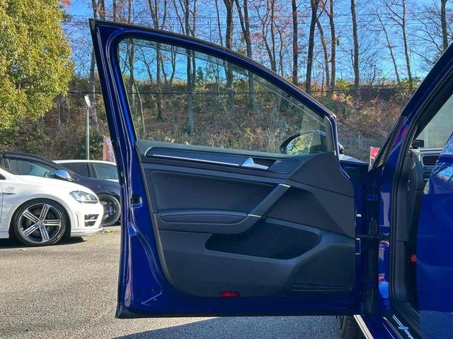 ゴルフＲ ベースグレード　レーシングラインマフラー／ｒａｆｆａホイール／社外エアクリ／新品フロントリップ／トランクスポイラー／社外パドルシフト／ＥＴＣ／Ｂｌｕｅｔｏｏｔｈ／ＴＶ／クルーズコントロール（70枚目）