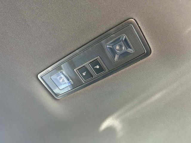 ゴルフＲ ベースグレード　レーシングラインマフラー／ｒａｆｆａホイール／社外エアクリ／新品フロントリップ／トランクスポイラー／社外パドルシフト／ＥＴＣ／Ｂｌｕｅｔｏｏｔｈ／ＴＶ／クルーズコントロール（73枚目）