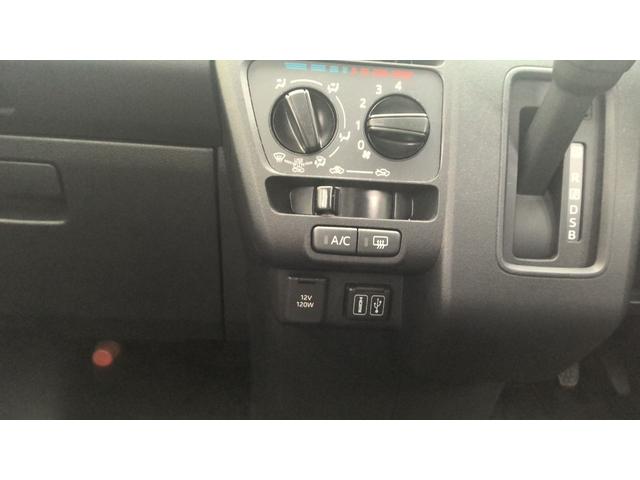 エアコン、ＵＳＢ接続端子、アクセサリーソケット付