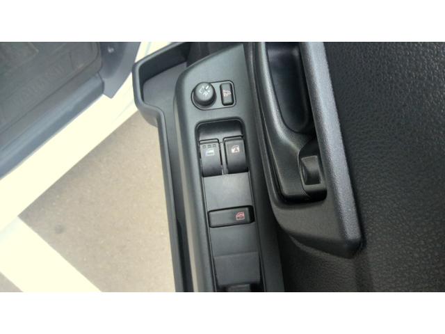 電動格納ミラー、パワーウインドウ