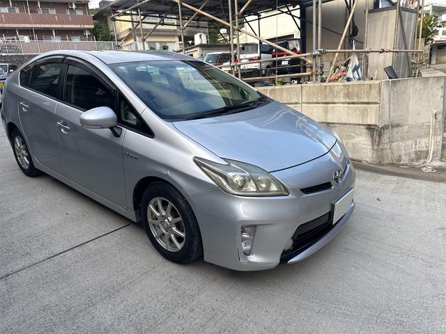 ハイブリッド専用ランプが精悍な印象の後期モデル。燃費とデザインの両立！