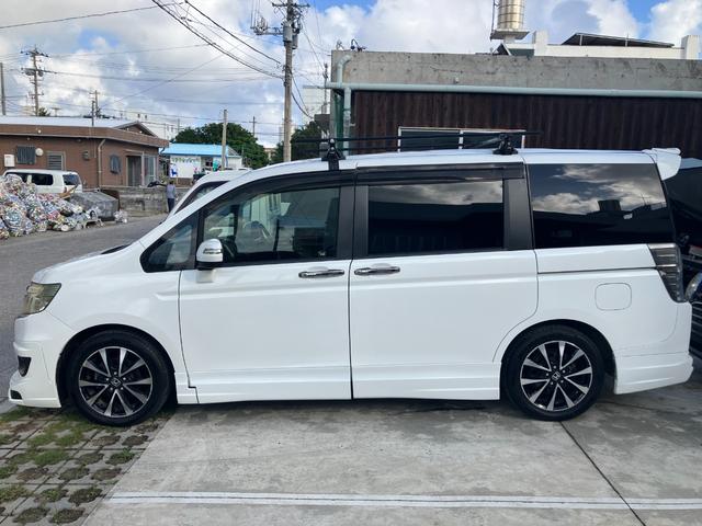 左側電動スライドドア