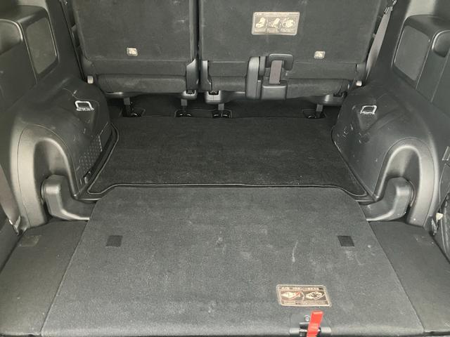 サードシート床下収納