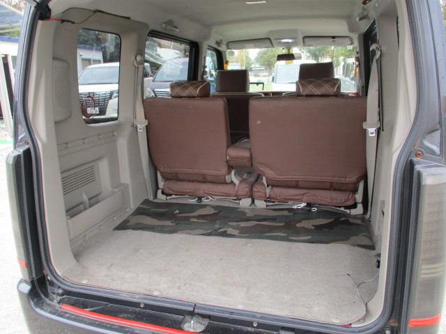 スクラムワゴン ＰＺターボ　車検令和８年３月　ドレスアップ車　ＳＤナビ　地デジフルセグテレビ　ＣＤ　ＤＶＤ　Ｂｌｕｅｔｏｏｔｈオーディオ　左パワースライドドア　ウッドパネル　茶革調シート　テーブル　社外マフラー　ＬＥＤフォグ（7枚目）