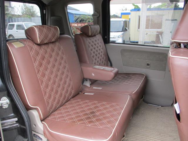 スクラムワゴン ＰＺターボ　車検令和８年３月　ドレスアップ車　ＳＤナビ　地デジフルセグテレビ　ＣＤ　ＤＶＤ　Ｂｌｕｅｔｏｏｔｈオーディオ　左パワースライドドア　ウッドパネル　茶革調シート　テーブル　社外マフラー　ＬＥＤフォグ（9枚目）