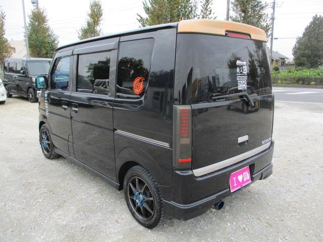 スクラムワゴン ＰＺターボ　車検令和８年３月　ドレスアップ車　ＳＤナビ　地デジフルセグテレビ　ＣＤ　ＤＶＤ　Ｂｌｕｅｔｏｏｔｈオーディオ　左パワースライドドア　ウッドパネル　茶革調シート　テーブル　社外マフラー　ＬＥＤフォグ（23枚目）