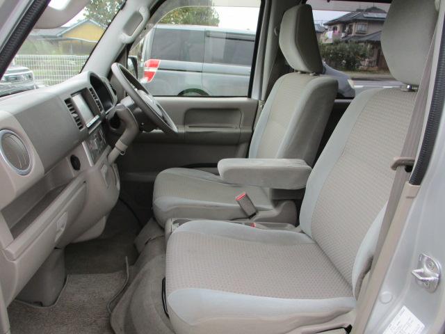 エブリイワゴン ＰＺターボ　公認２人乗り　車検令和８年６月　令和７年９月ターボ交換　メモリーナビ　ＣＤ　ＤＶＤ再生　Ｂｌｕｅｔｏｏｔｈオーディオ　左パワースライドドア　ＥＴＣ　純正アルミ　ドアバイザー　電動格納ミラー　ターボ車（5枚目）