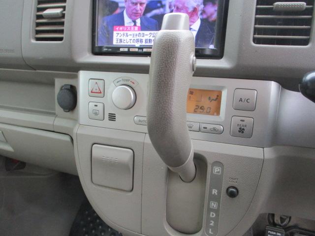 エブリイワゴン ＰＺターボ　車検令和８年３月　メモリーナビ　地デジテレビ　ＣＤ　オートエアコン　左パワースライドドア　タイミングチェーン　純正アルミホイール　ドアバイザー　プライバシーガラス　後期モデル　修復歴なし　キーレス（13枚目）