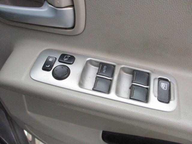 エブリイワゴン ＰＺターボ　車検令和８年３月　メモリーナビ　地デジテレビ　ＣＤ　オートエアコン　左パワースライドドア　タイミングチェーン　純正アルミホイール　ドアバイザー　プライバシーガラス　後期モデル　修復歴なし　キーレス（19枚目）