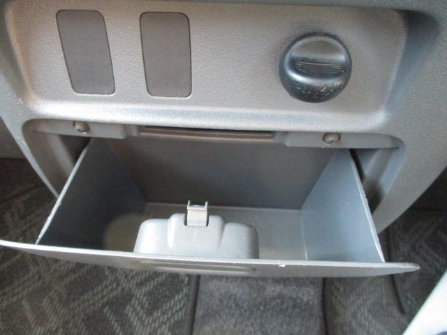 タント カスタムＲＳ　車検整備付　修復歴無　走行５６０００ｋｍ　ＨＤＤナビ　ＴＶ　スマートキー　片側パワースライドドア　電格ミラー　ウィンカーミラー　ＭＯＭＯハンドル　社外１４インチアルミホイール　フォグ　ＣＤ　ＤＶＤ（16枚目）