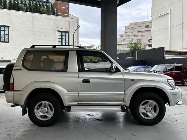 ランドクルーザープラド RX ワンオーナー 禁煙車 フルノーマル車 年次記録簿あり 4WD センターデフロック リアアンダーミラー オートエアコン フィールドモニター ライブサウンドシステム CD ラジオ 電格ミラー 純正AW(19枚目)