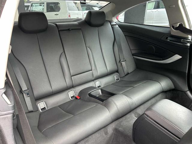 ４シリーズ ４２０ｉクーペ　ラグジュアリー　ユーザー買取　黒レザーシート　レーンチェンジウォーニング　純正ＨＤＤナビ　バックモニター　Ｂｌｕｅｔｏｏｔｈオーディオ　ＣＤ　ドライブレコーダー前後　純正１８インチＡＷ　プッシュスタート（18枚目）