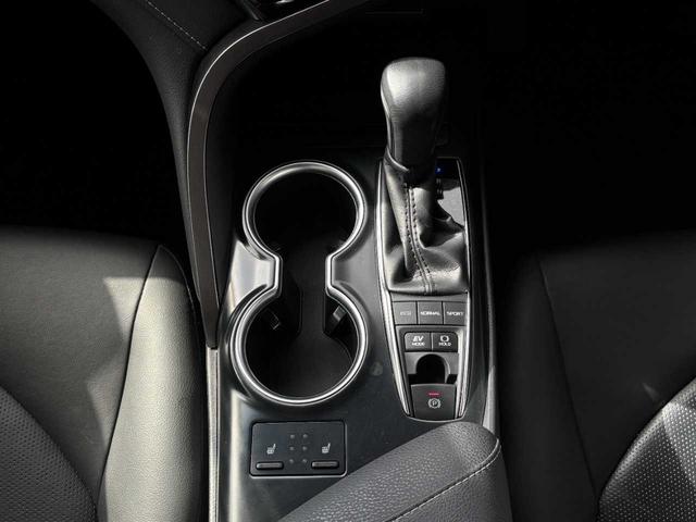 カムリ WSレザーパッケージ ワンオーナー 禁煙車 パノラマルーフ 本革シート セーフティーセンス BMS スポーツサスペンション LEDヘッドライト デイライト 純正SDナビ バックモニター Bluetooth 純正18AW(9枚目)