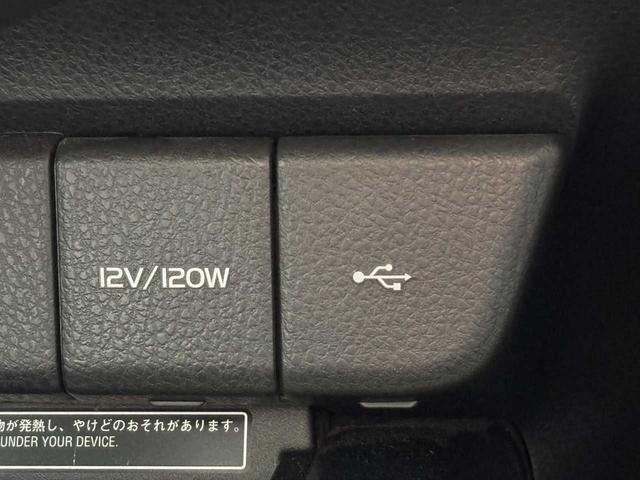 カムリ WSレザーパッケージ ワンオーナー 禁煙車 パノラマルーフ 本革シート セーフティーセンス BMS スポーツサスペンション LEDヘッドライト デイライト 純正SDナビ バックモニター Bluetooth 純正18AW(14枚目)