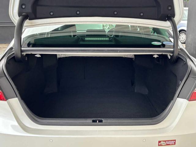 カムリ WSレザーパッケージ ワンオーナー 禁煙車 パノラマルーフ 本革シート セーフティーセンス BMS スポーツサスペンション LEDヘッドライト デイライト 純正SDナビ バックモニター Bluetooth 純正18AW(23枚目)