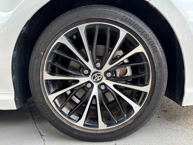 カムリ WSレザーパッケージ ワンオーナー 禁煙車 パノラマルーフ 本革シート セーフティーセンス BMS スポーツサスペンション LEDヘッドライト デイライト 純正SDナビ バックモニター Bluetooth 純正18AW(34枚目)