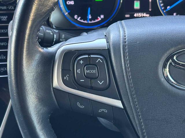 運転中、前方から目線をそらすことなく、オーディオ等の操作が可能な便利機能！安心＆快適なドライブを演出してくれます。