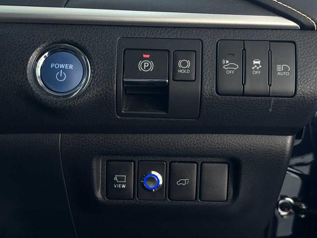 電動パーキング、オートホールドブレーキ！停車時に自動的にパーキングブレーキが作動するので信号待ちや渋滞時に重宝する機能です！